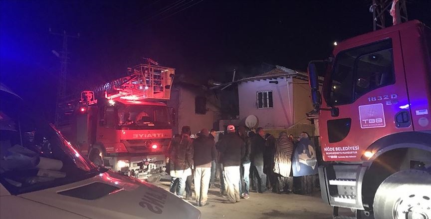 Niğde Ulukışla'da yangın: 4 ölü 3 yaralı 1 nigde ulukisla yangin 19248181