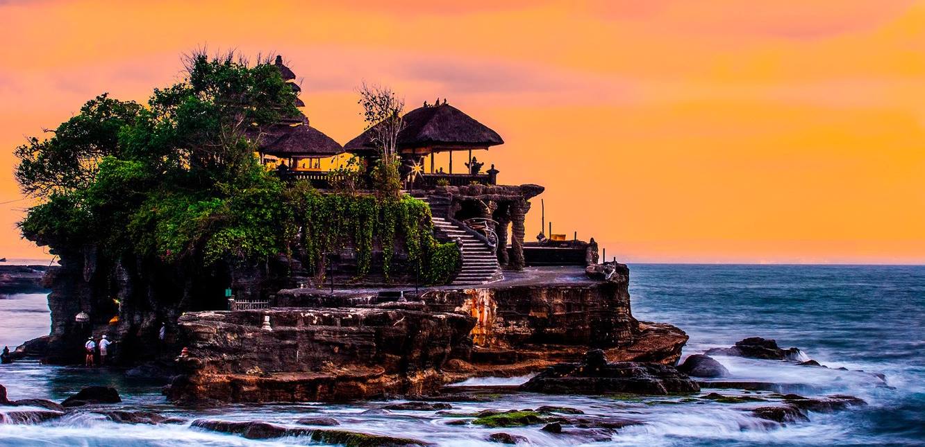 Bali Tapınakları arasında en popüleri: Pura Tanah Lot
