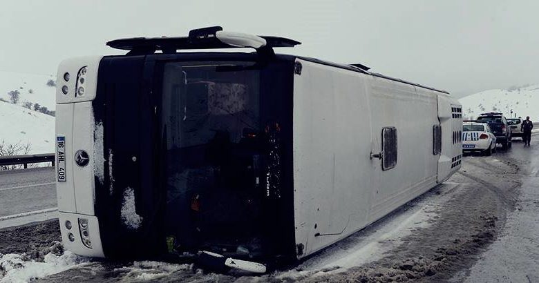 Bursasporlu taraftarlar Erzurum'da kaza geçirdi