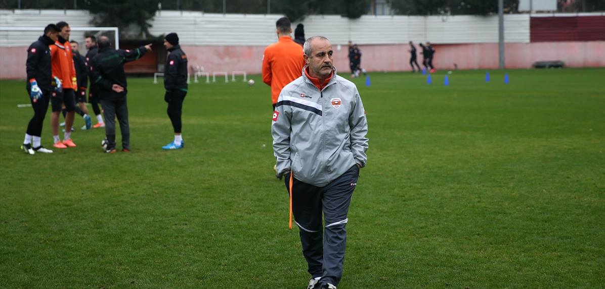"Nöbetçi hoca" 19. kez takımının başında! 1 eyup arin