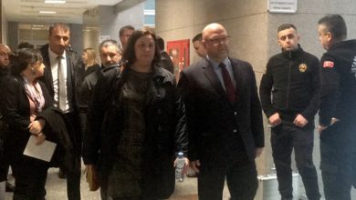 Duruşmayı, ABD'nin Ankara Büyükelçiliği Maslahatgüzarı Jeffrey M. Hovenier (sağ 3) ve ABD'nin İstanbul Başkonsolosu Daria Darnell da (sağ 4) takip etti.