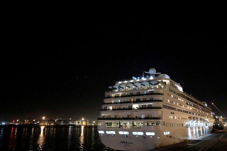 2 dev gemi denizde mahsur! Şüpheli mürettebat İstanbul'dan gitmiş 1 aidamira coronavirus