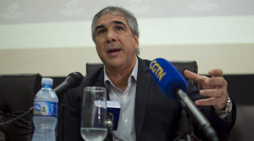 Küba ilaç endüstrisi: Onbinlerce ilacı hazır tutuyoruz, isteyen ülkelere de verebiliriz 2 BioCubaFarma Business Group başkanı Eduardo Martínez