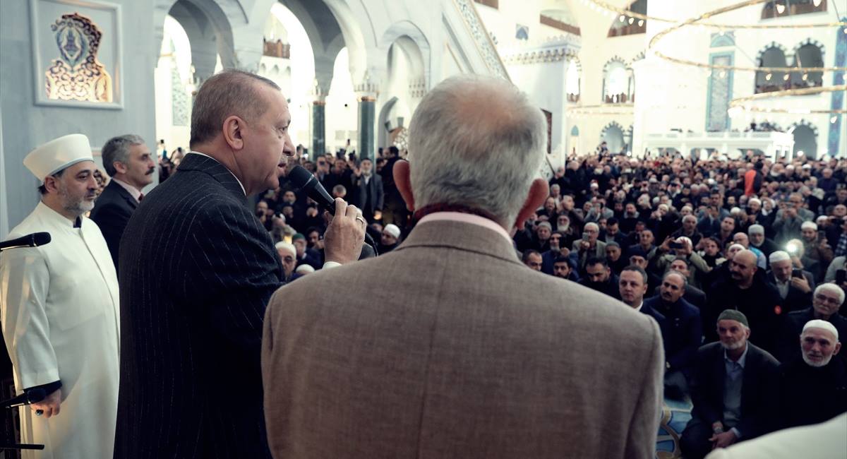 Erdoğan camide konuştu: "Muanaka, musafaha bunları erteleyelim, çok farklı bir salgın bu" 1 erdogan cami
