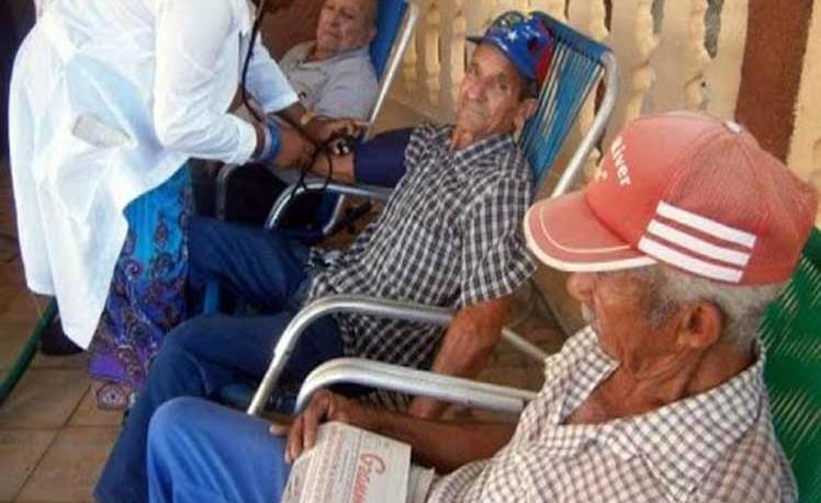 Küba ülkedeki tüm yaşlıları gözetim altına aldı 1 kuba koronavirus
