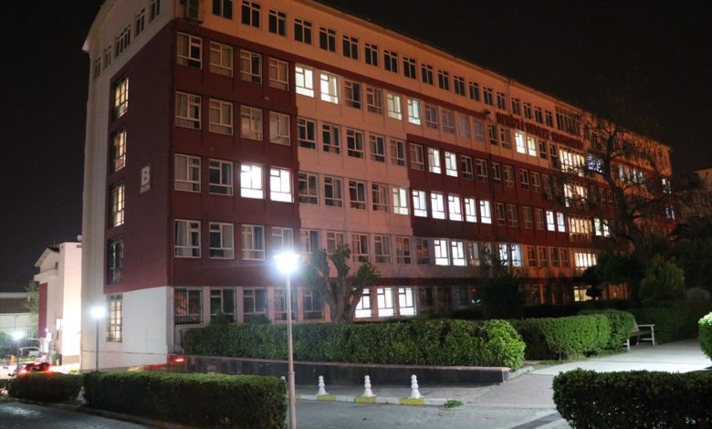 Bu da oldu: Çarşafları birbirine bağlayıp hastaneden kaçtı! 5 20200414 2 41888174 53922539 Web