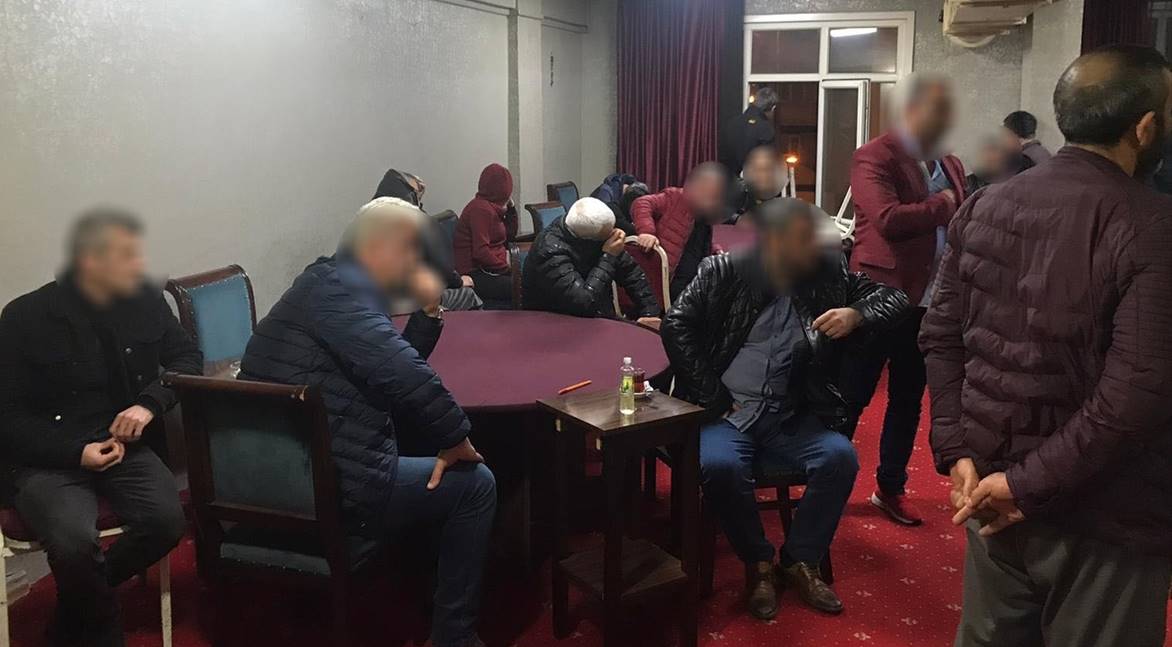 Ufacık yerde 26 kişi! Hepsine para cezası 1 esenyurt kiraathane