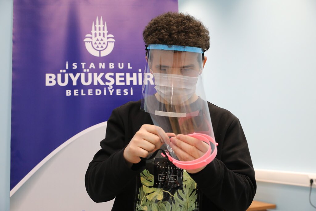 İBB yazıcıyla maske üretimine başladı 1 ibb maske