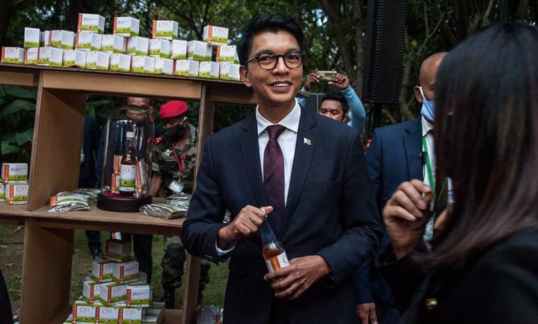 Cumhurbaşkanı kameralar önünde içmişti! Koronavirüs ilacına talep artıyor 6 madagaskar koronavirus ilaci