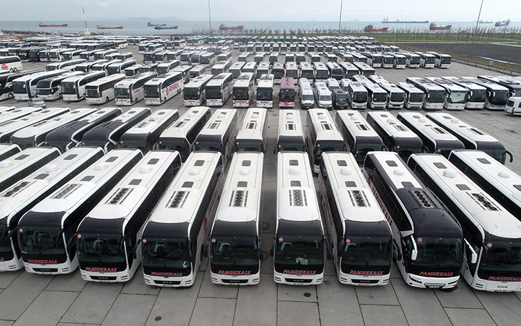 Miting meydanını otobüsler doldurdu 1 otobusler miting yenikapi