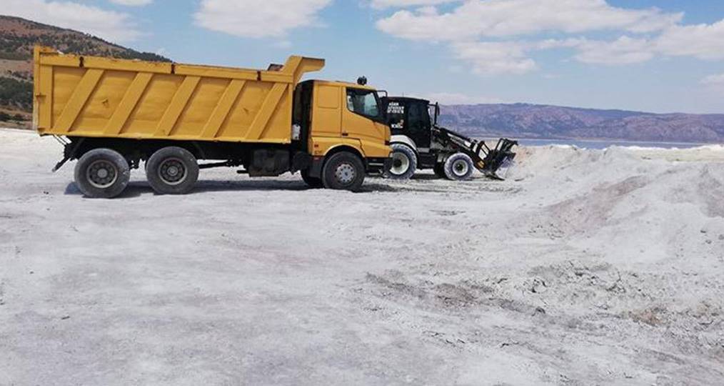 Salda Gölündeki iş makineleri TOKİ'yi de rahatsız etmiş! 1 salda golu is makinesi