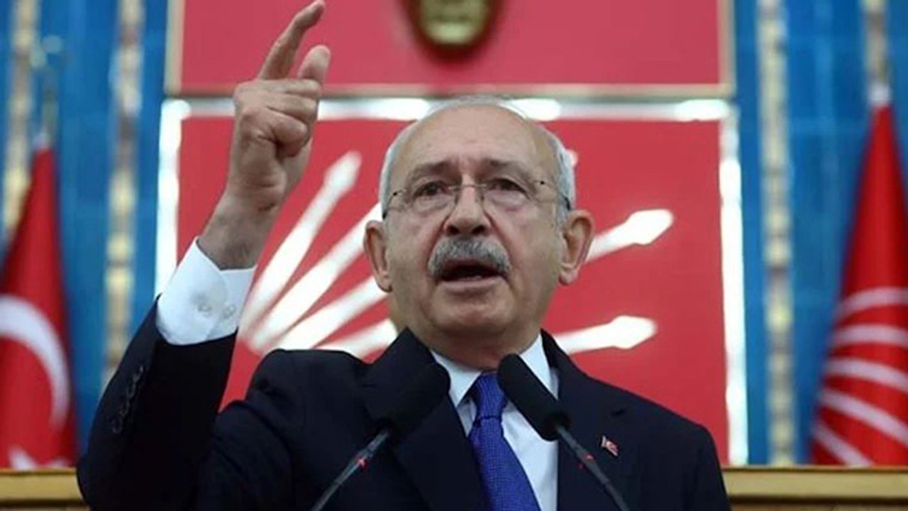 Kemal Kılıçdaroğlu: "Sinan Ateş için adalet tecelli edecek. Bu iş torbacılarla kalmaz." 1 CHP Genel Başkanı Kemal Kılıçdaroğlu, eski Ülkü Ocakları Başkanı Sinan Ateş'in öldürülmesiyle ilgili soruşturma kapsamında açıklama yaptı.