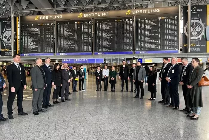Almanya'da Türkiye için saygı duruşu 7 Almanya'da Türkiye için saygı duruşu
