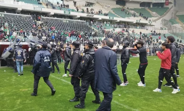 Bursaspor Amedspor maçı öncesi büyük olaylar - Canlı Yayın 4 Bursaspor Amedspor maçı öncesi büyük olaylar