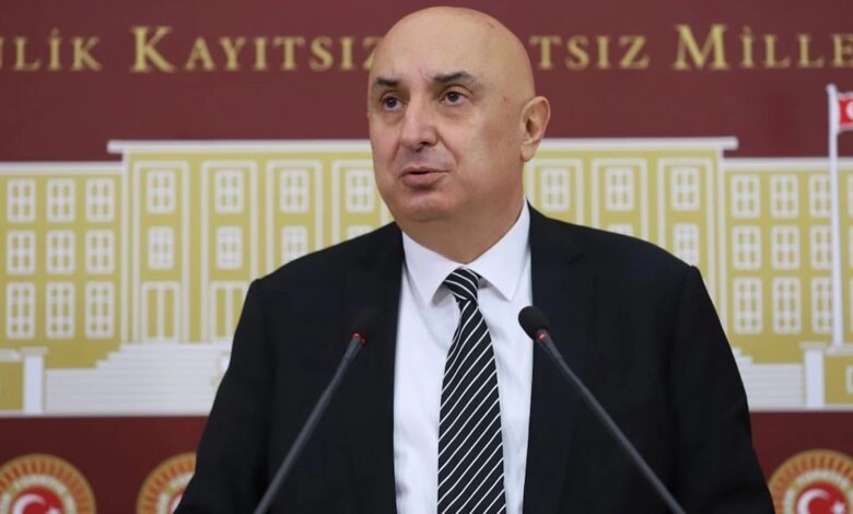 Engin Özkoç