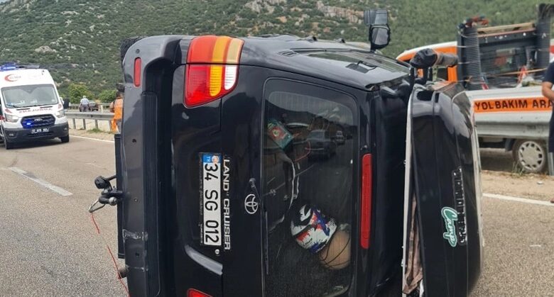 Sümer Ezgü Trafik Kazası Geçirdi