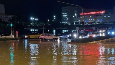 72 il için AFAD'tan uyarı geldi! 19 Kasım hava durumu 6 Özlemle beklenen yağışlar ise birkaç gün önce başladı. AFAD; 41 il için turuncu, 31 il içinse sarı kod verdi.