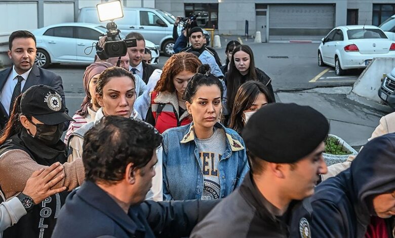 5 Kasım'da tutuklanan Dilan Polat ve Engin Polat'ın cezaevleri ayrıldı.