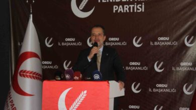 Fatih Erbakan: Askeri birlikler kurulmalı 10 Yeniden Refah Partisi(YRP) Genel Başkanı Dr. Fatih Erbakan, Türkiye öncülüğünde yeni siyasi ve askeri birliklerin kurulması gerektiğini belirtti.