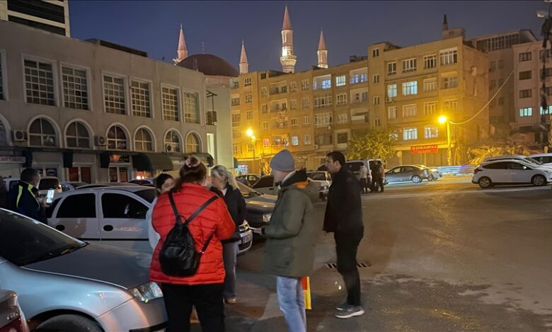 Malatya'da saat 17.46'da 5,2 ve 17.49'da 4,7 büyüklüğünde iki deprem meydana geldi.