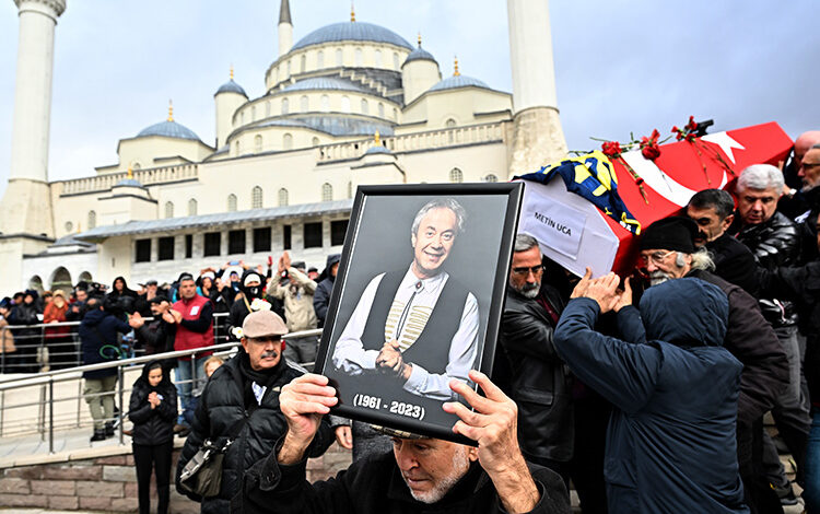 62 yaşında hayatını kaybeden gazeteci ve sunucu Metin Uca son yolculuğuna uğurlandı.