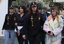 İşte Benim Stilim isimli yarışma programında ünlü olan Nihal Candan ve Bahar Candan kardeşler gözaltına alındı.