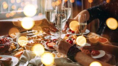 Yeni yılda geniş sofralarda yemek yiyecekler için uzman isimden tavsiyeler geldi. İşte, yılbaşı akşamı beslenmenizde dikkat etmeniz gerekenler...