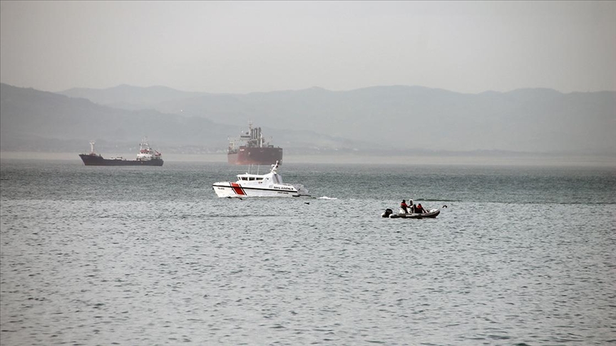 Zonguldak'ta kayıp 7 personelini arama çalışmaları sürüyor 1 19 Kasım'da Zonguldak'ta batan geminin kalıp personelini arama çalışmalır sürüyor.