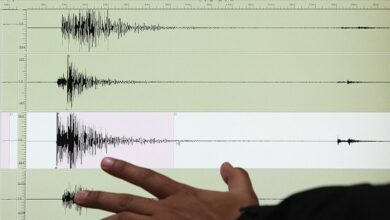 Çanakkale Yenice merkezli 4,9 büyüklüğünde bir deprem yaşandı. Deprem, İstanbul’un bazı ilçelerinde de şiddetli olarak hissedildi.