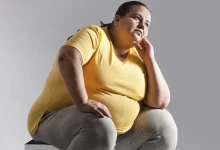 Prof. Dr. Tarık Zafer Nursal, uyku apnesi sorununun daha çok obezite sorunu yaşayan bireylerde görüldüğünü belirtti.