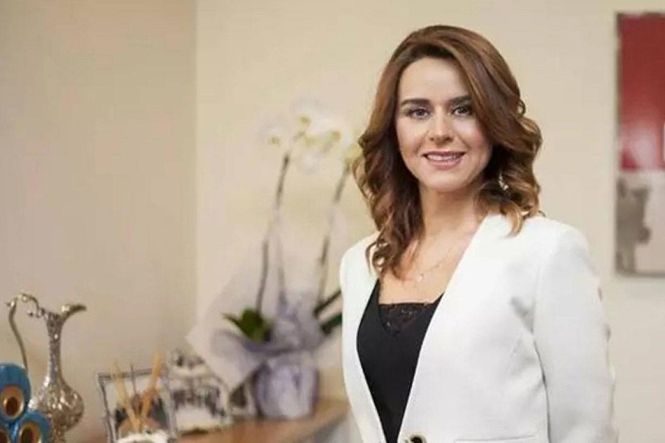 Seçil Erzan'ın telefonundaki yazışma ve tape kayıtları inceleyecek 1 Bankacılık Düzenleme ve Denetleme Kurumu (BDDK), Seçil Erzan'ın telefonundaki yazışma ve tape kayıtlarını inceleyecek.
