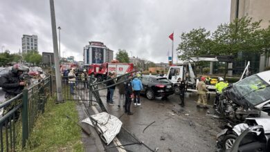 Beşiktaş'ta iddiaya göre, aks kıran hafif ticari otomobil, karşı şeride geçerek zincirleme kazaya neden oldu.