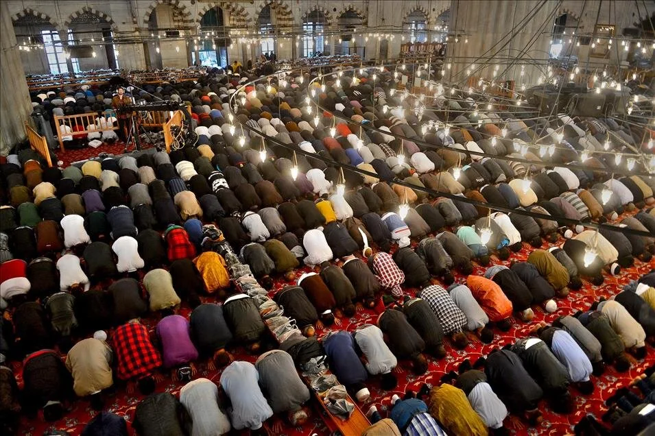 Bayram sabahı bulundukları illerde bayram namazına gidecekler namaz vakitlerini araştırmaya başladı. İşte, 81 il bayram namazı vakitleri...