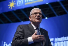 Başkanlık seçiminin üçüncü turunda 611 delegenin oyunu alan Müsavat Dervişoğlu, İYİ Parti’nin yeni genel başkanı oldu.