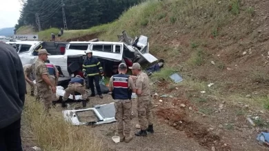 Gaziantep'te minibüsle beton mikseri çarpıştı. Kazada 8 kişi hayatını kaybederken 11 kişi yaralandı.