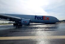 İstanbul Havalimanı'nda,Fedex Havayollarına ait Boeing 763 tipi bir kargo uçağı övde üzerine iniş yaptı.