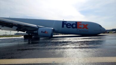 İstanbul Havalimanı'nda,Fedex Havayollarına ait Boeing 763 tipi bir kargo uçağı övde üzerine iniş yaptı.