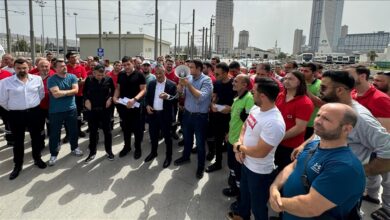 İzmir'de metro çalışanları 23 Mayıs Perşembe gününden itibaren sakal bırakma ve sivil kıyafet giyme eylemi yapmaya karar verdi.