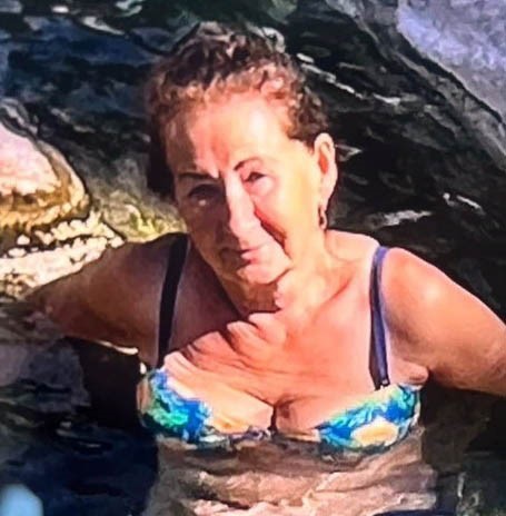 Polonyalı turistin ölüm sebebi belli oldu! 1 Denizli'de uçurumda cansız bedeni bulunan Polonyalı turistin ölüm sebebi belli oldu.