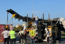 avcilar d 100 karayolunda tir devrildi