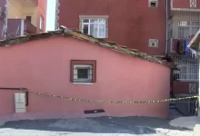 İstanbul Beyoğlu'nda Ercan Yıldız isimli bir kişi annesini öldürdü ve iki gün cesetle birlikte aynı evde yaşadı.