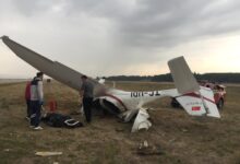 Bursa'nın Yenişehir İlçesi'nde havalimanı apron kısmına bir eğitim uçağının düşmesi sonucu 2 pilot hayatını kaybetti.