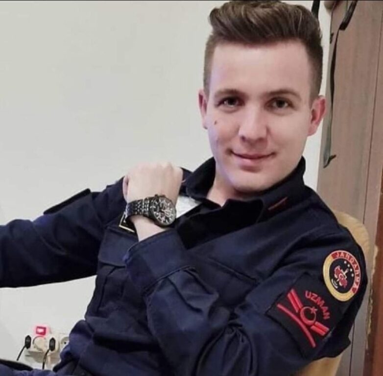 Tunceli Ovacık'ta şehit olan Orhan Burak Büyükçaylı şehit olduğu gün eşi doğum yaptı.