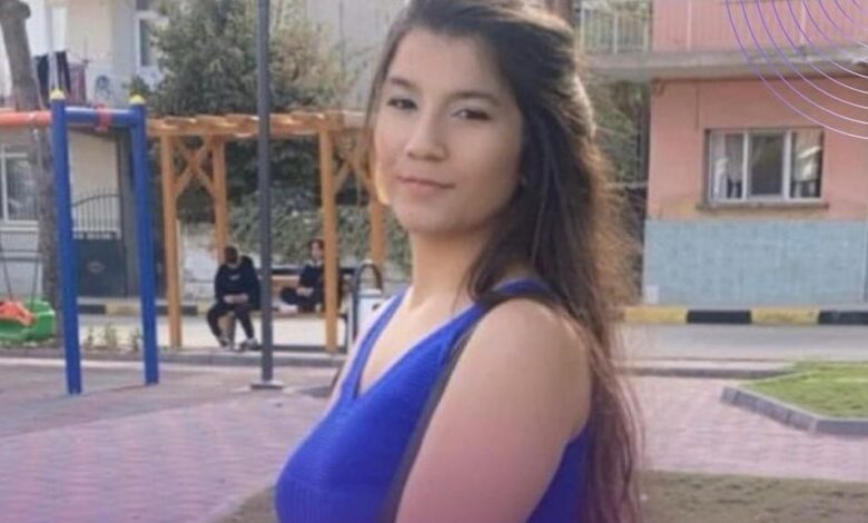 Bir kadın cinayeti daha işlendi. Uşak'a yaşayan 21 yaşındaki Pelin Karaca'nın cansız bedeni ormanlık alanda gömülü halde bulundu.