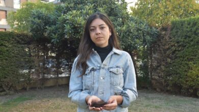 Doktor acil serviste saldırıya uğradı 9 İzmir Gaziemir'de devlet hastanesinde görev yapan Doktor. İrem Sarıkaya, acil serviste darbedilerek saçı kopartıldı.
