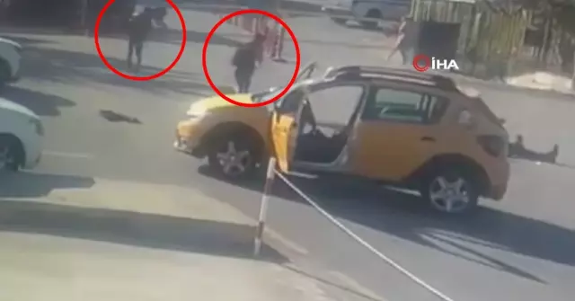 İki teröristin kimliği tespit edildi 1 İçişleri Bakanı Ali Yerlikaya, TUSAŞ saldırısını düzenleyen iki teröristin isimlerinin belli olduğunu açıkladı.