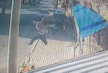 Konya’nın Kulu ilçesinde, misafirliğe giden bir ailenin 1,5 yaşındaki bebeği balkondan düşerek ağır yaralandı.