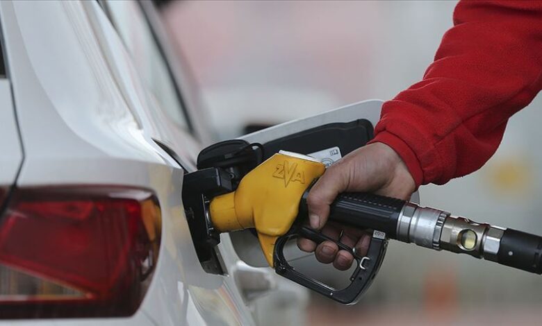 GİB’den yeni uygulama: Akaryakıt alımlarında ulusal taşıt tanıma sistemi zorunluluğu 9 GİB, 1 Ocak 2025 itibarıyla yürürlüğe girecek UTTS etkin uygulanabilmesi için tüm tarafların yükümlülüklerini yerine getirmesi gerektiğini açıkladı.