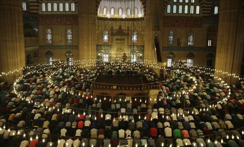 30 Mart Pazar sabahı kılınacak Ramazan Bayramı namazı için saatler belli oldu. İşte, il il bayram namazı saatleri
