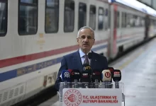Ulaştırma ve Altyapı Bakanı Abdulkadir Uraloğlu, TCDD ait 63 farklı gar ve istasyonda ücretsiz Wi-Fi hizmeti sunulduğunu açıkladı.